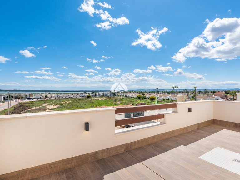 Villa for Sale in Rojales Rojales - Ciudad Quesada, Alicante 2