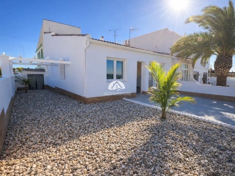 Town House for Sale in Ciudad Quesada Rojales - Ciudad Quesada, Alicante 1
