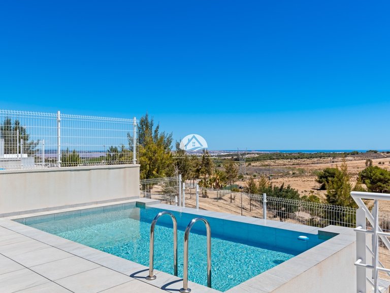 Villa for Sale in San Miguel de Salinas San Miguel De Salinas, Alicante 2