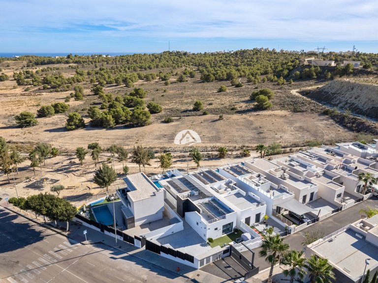 Villa for Sale in San Miguel de Salinas San Miguel De Salinas, Alicante 47