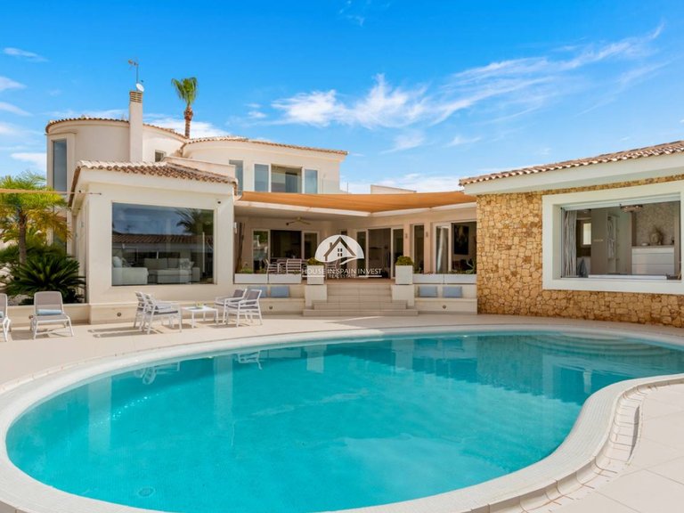 Villa for Sale in Ciudad Quesada Rojales - Ciudad Quesada, Alicante 1