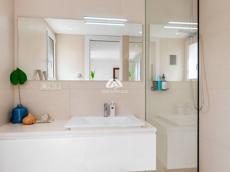 Villa for Sale in Ciudad Quesada Rojales - Ciudad Quesada, Alicante 43