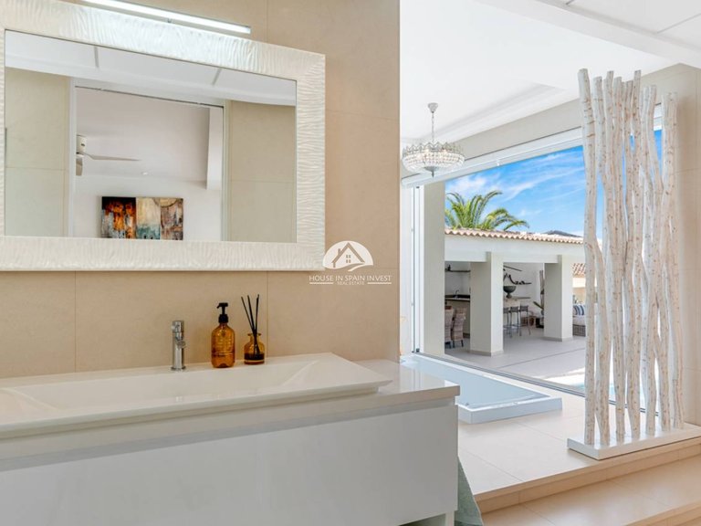 Villa for Sale in Ciudad Quesada Rojales - Ciudad Quesada, Alicante 47