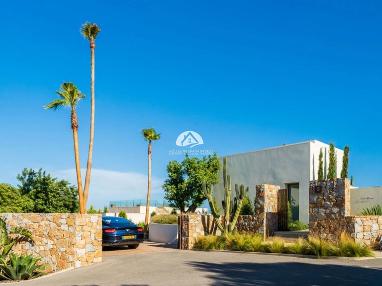 Villa for Sale in Las Colinas Golf San Miguel De Salinas, Alicante 2