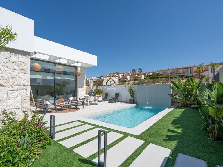Villa for Sale in Rojales Rojales - Ciudad Quesada, Alicante 2