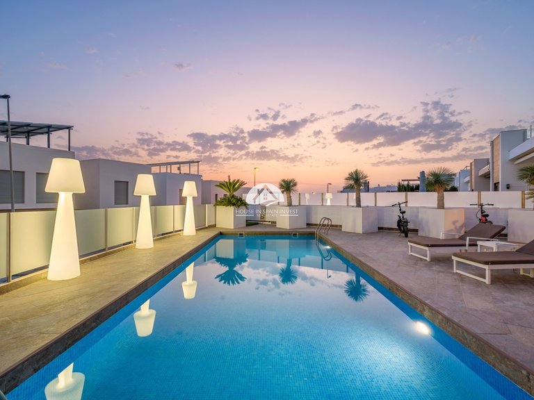 Villa for Sale in Villamartín - Las Filipinas Orihuela Costa, Alicante 2