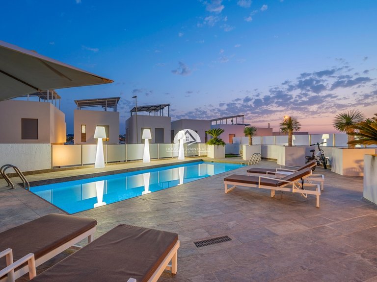 Villa for Sale in Villamartín - Las Filipinas Orihuela Costa, Alicante 5