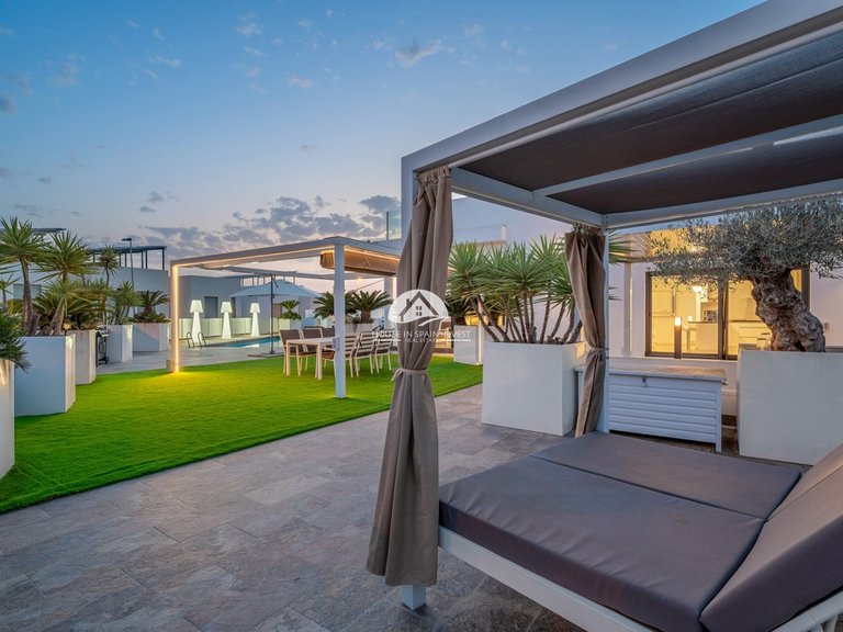 Villa for Sale in Villamartín - Las Filipinas Orihuela Costa, Alicante 6
