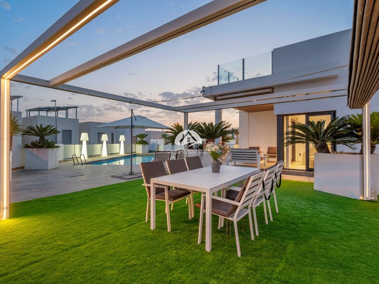 Villa for Sale in Villamartín - Las Filipinas Orihuela Costa, Alicante 8