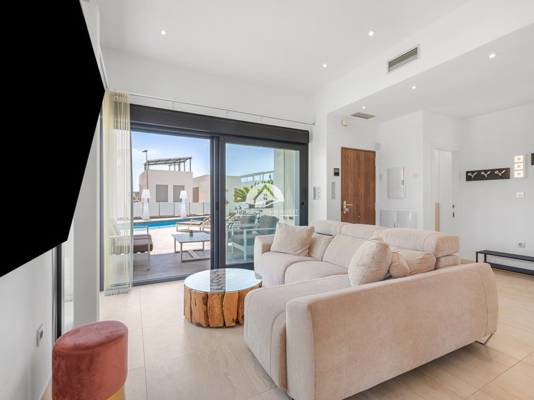 Villa for Sale in Villamartín - Las Filipinas Orihuela Costa, Alicante 13