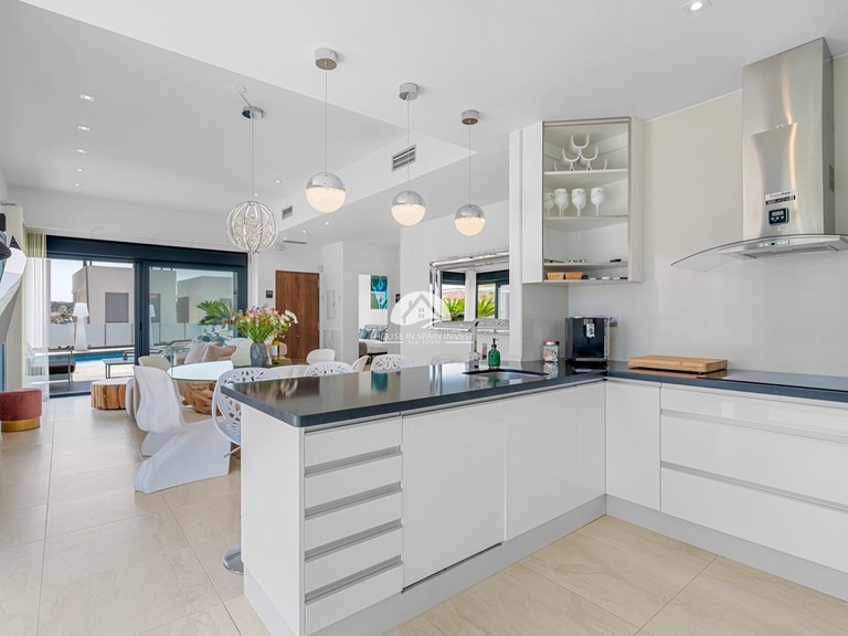 Villa for Sale in Villamartín - Las Filipinas Orihuela Costa, Alicante 17