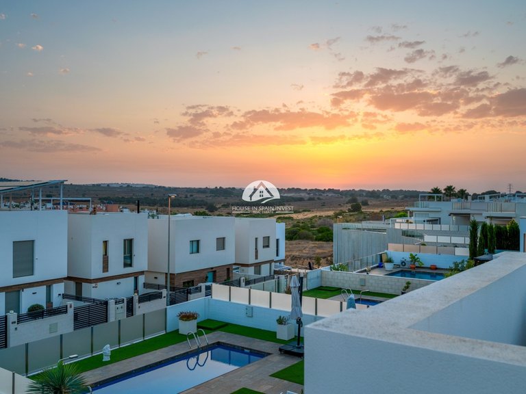 Villa for Sale in Villamartín - Las Filipinas Orihuela Costa, Alicante 38