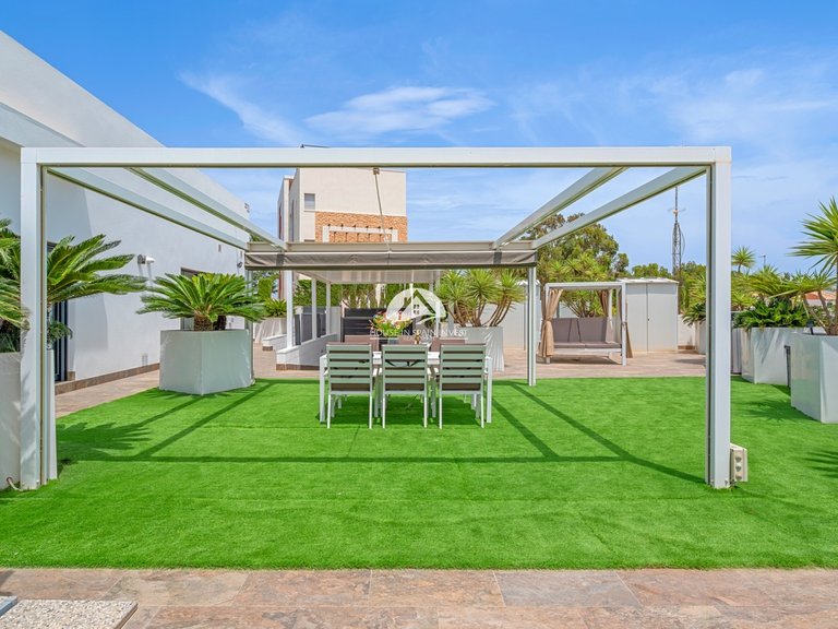 Villa for Sale in Villamartín - Las Filipinas Orihuela Costa, Alicante 45