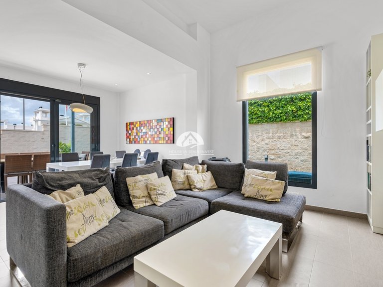 Villa for Sale in Rojales Rojales - Ciudad Quesada, Alicante 4