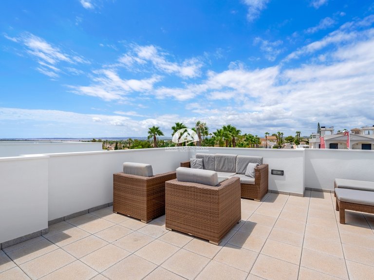 Villa for Sale in Rojales Rojales - Ciudad Quesada, Alicante 24