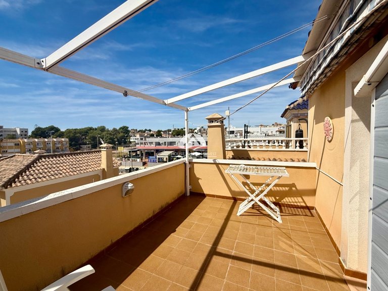 Villa for Sale in Villamartín - Las Filipinas Orihuela Costa, Alicante 2
