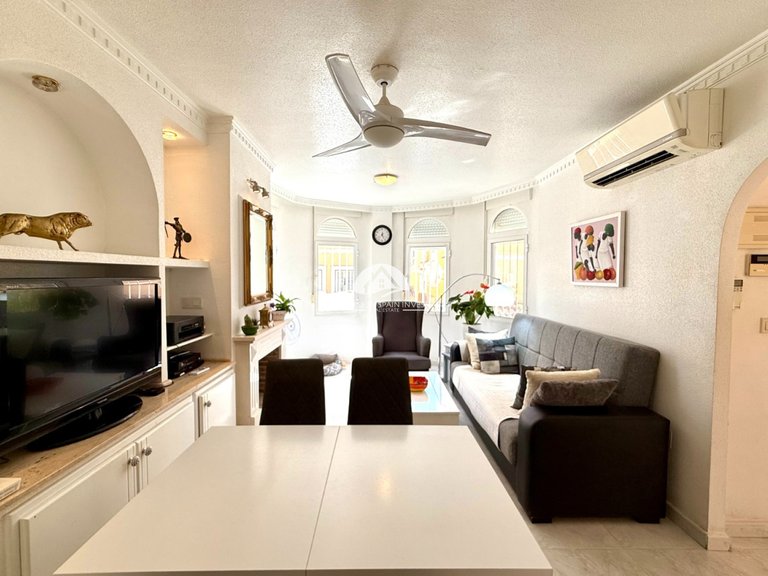 Villa for Sale in Villamartín - Las Filipinas Orihuela Costa, Alicante 13
