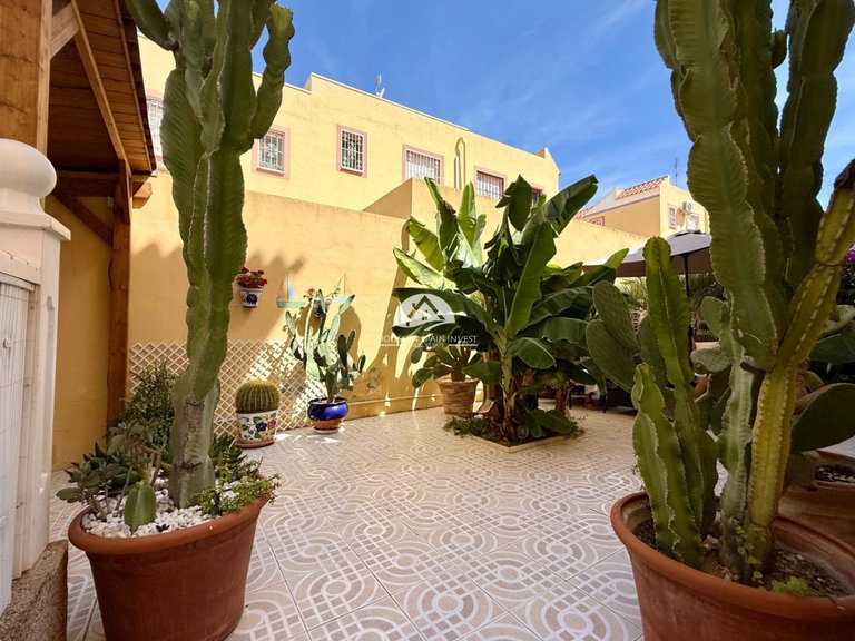 Villa for Sale in Villamartín - Las Filipinas Orihuela Costa, Alicante 18
