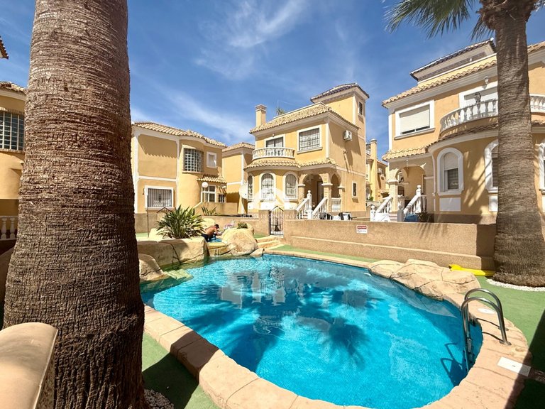 Villa for Sale in Villamartín - Las Filipinas Orihuela Costa, Alicante 25