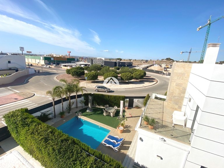 Villa for Sale in Ciudad Quesada Rojales - Ciudad Quesada, Alicante 25