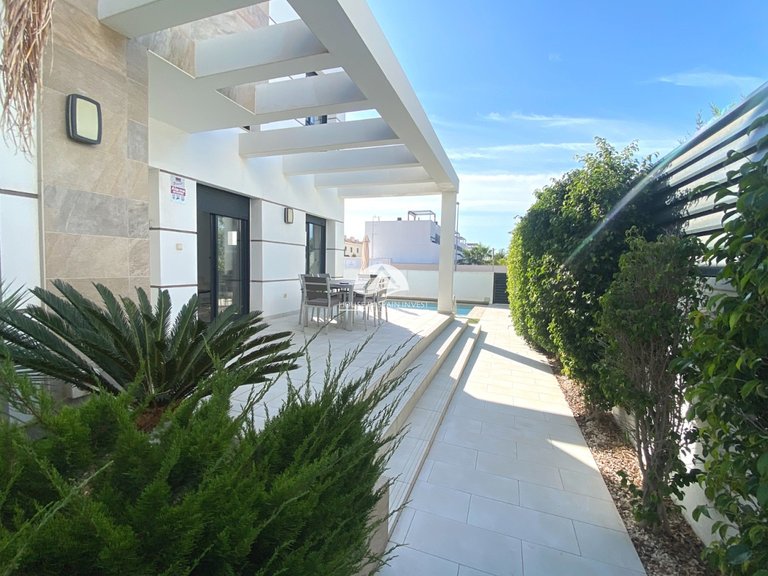 Villa for Sale in Ciudad Quesada Rojales - Ciudad Quesada, Alicante 31