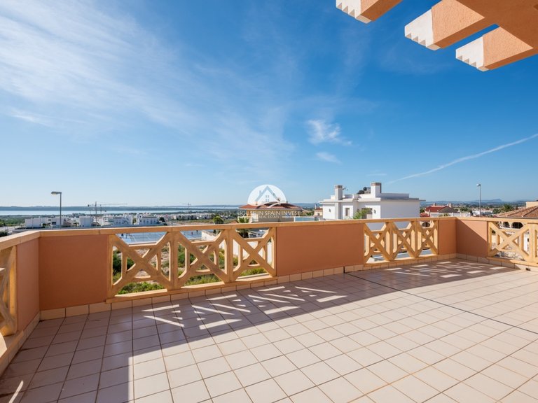Villa for Sale in Ciudad Quesada Rojales - Ciudad Quesada, Alicante 26