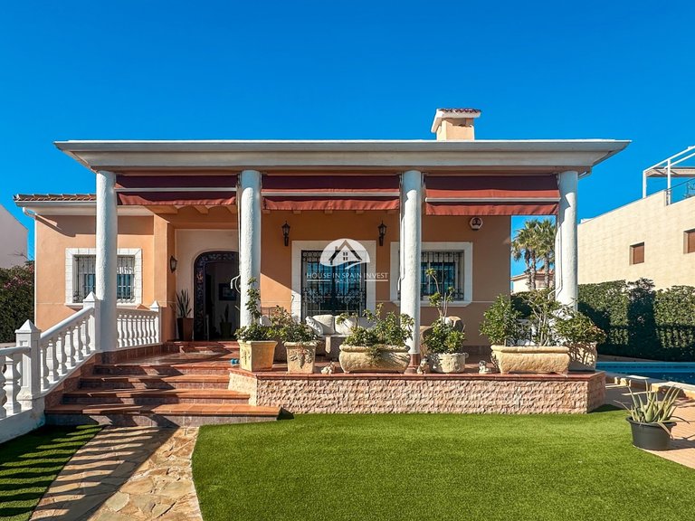 Villa for Sale in La Mata Torrevieja, Alicante 2