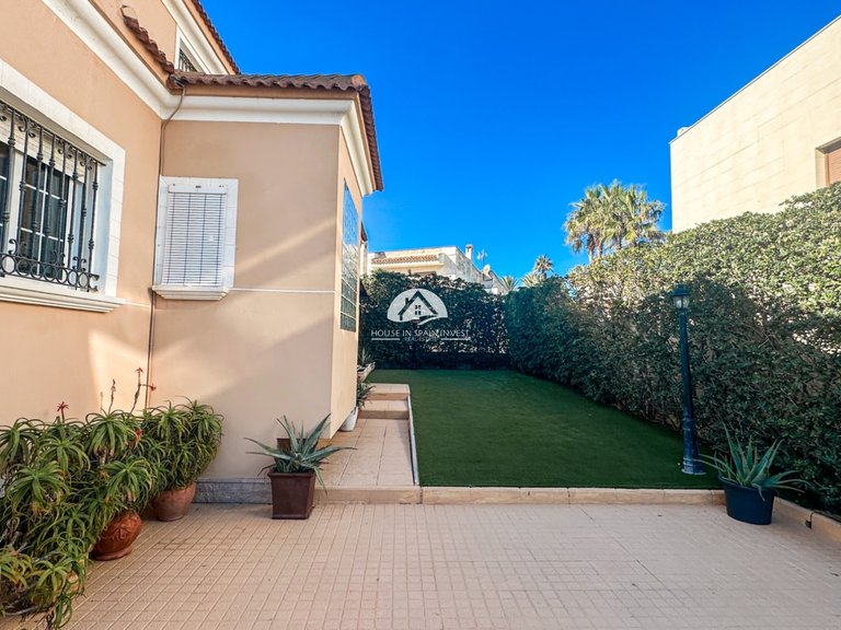 Villa for Sale in La Mata Torrevieja, Alicante 46