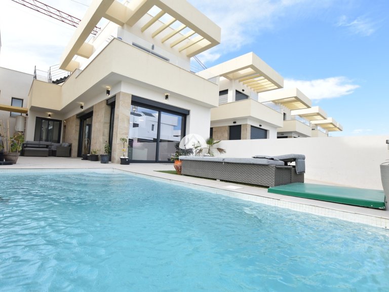 Villa for Sale in Los Montesinos Los Montesinos, Alicante 1