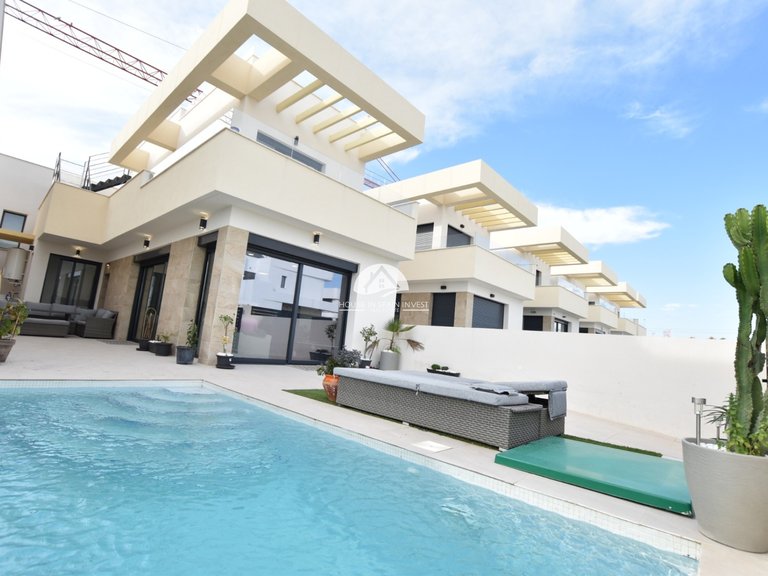 Villa for Sale in Los Montesinos Los Montesinos, Alicante 39