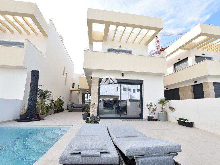 Villa for Sale in Los Montesinos Los Montesinos, Alicante 43