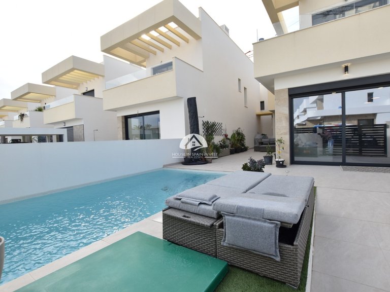 Villa for Sale in Los Montesinos Los Montesinos, Alicante 45