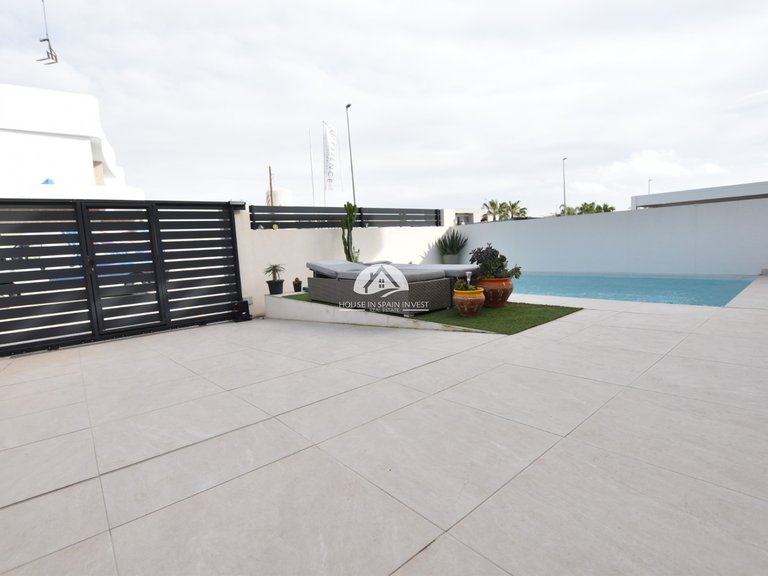 Villa for Sale in Los Montesinos Los Montesinos, Alicante 46