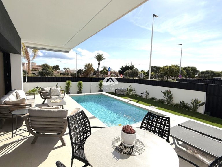 Apartment for Sale in Pilar de la Horadada Pilar De La Horadada, Alicante 2