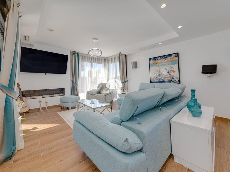 Villa for Sale in Los Balcones Torrevieja, Alicante 7
