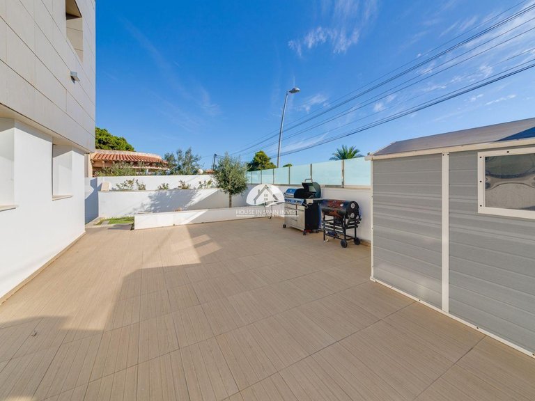Villa for Sale in Los Balcones Torrevieja, Alicante 36