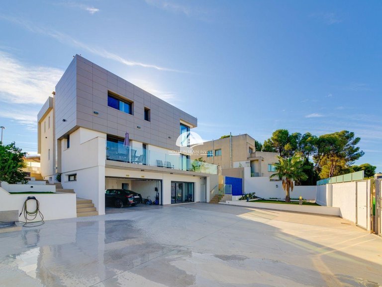 Villa for Sale in Los Balcones Torrevieja, Alicante 38