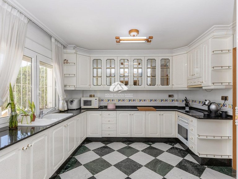 Villa for Sale in La Siesta - El Salado - Torreta Torrevieja, Alicante 12