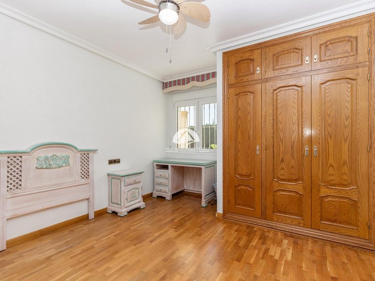 Villa for Sale in La Siesta - El Salado - Torreta Torrevieja, Alicante 28