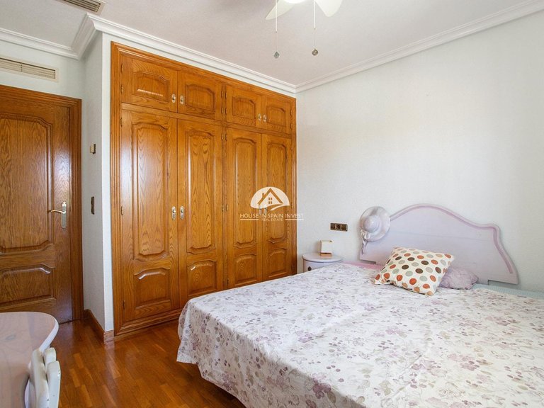 Villa for Sale in La Siesta - El Salado - Torreta Torrevieja, Alicante 31