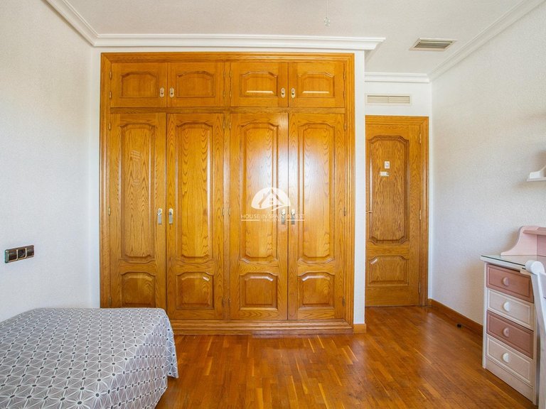 Villa for Sale in La Siesta - El Salado - Torreta Torrevieja, Alicante 32