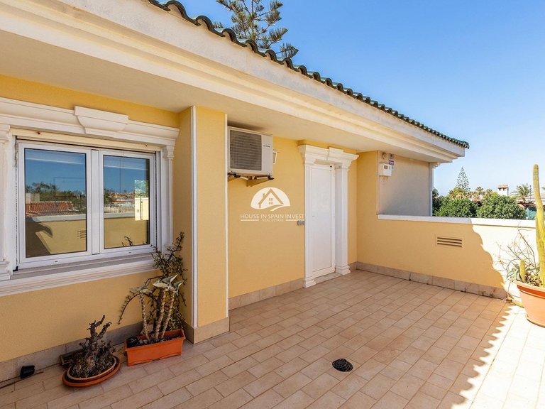 Villa for Sale in La Siesta - El Salado - Torreta Torrevieja, Alicante 43