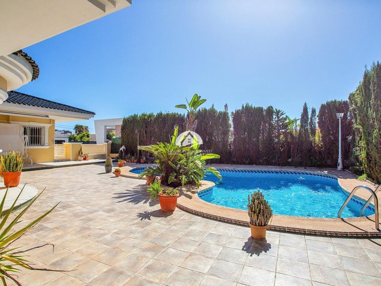 Villa for Sale in La Siesta - El Salado - Torreta Torrevieja, Alicante 50