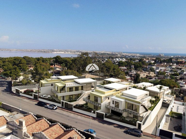 Villa for Sale in Los Balcones Torrevieja, Alicante 2