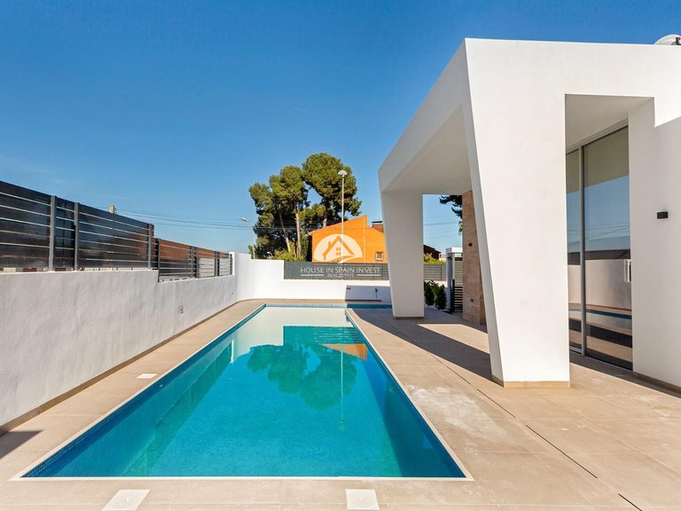 Villa for Sale in Los Balcones Torrevieja, Alicante 16