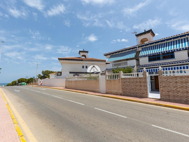 Apartment for Sale in La Mata Torrevieja, Alicante 32