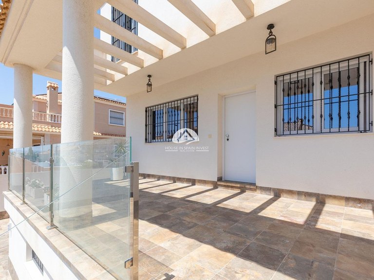 Villa for Sale in Aguas Nuevas - Sector 25 Torrevieja, Alicante 5