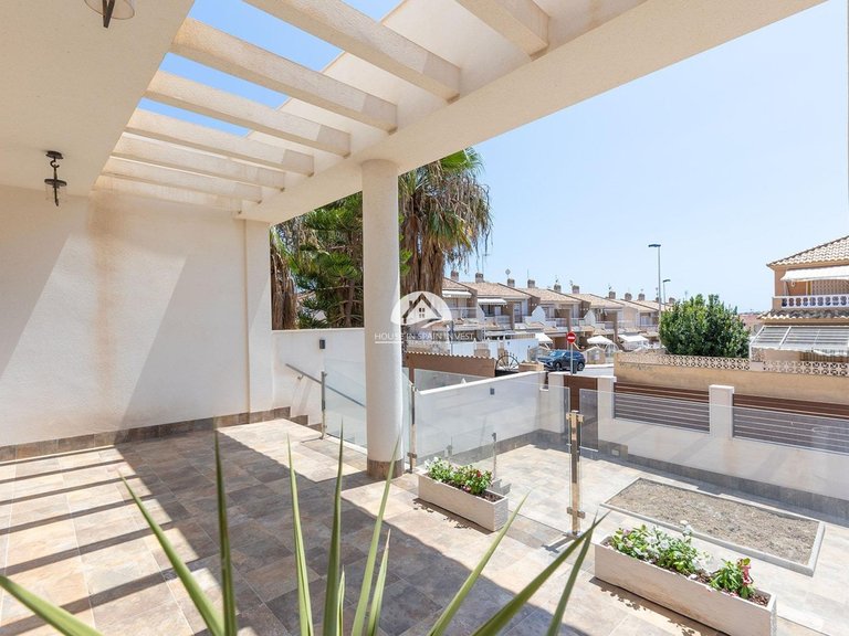 Villa for Sale in Aguas Nuevas - Sector 25 Torrevieja, Alicante 6