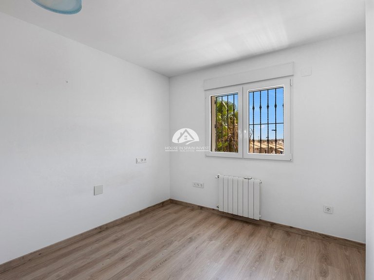 Villa for Sale in Aguas Nuevas - Sector 25 Torrevieja, Alicante 17