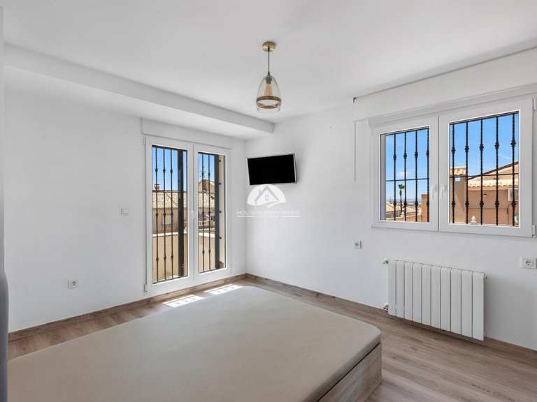 Villa for Sale in Aguas Nuevas - Sector 25 Torrevieja, Alicante 22